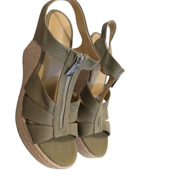 Michael Kors Green Wedge Sandals Size 8.5 Women's - Picture 2 of 9